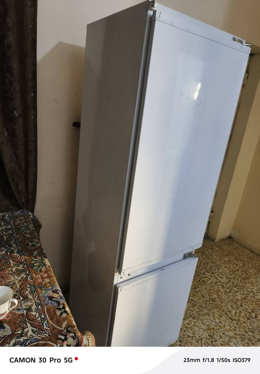 ثلاجه للبيع كلشي مابيه ع الفحص 
مكان بغداد حي اور *********** السعر ١٠٠ وبيه مجال
