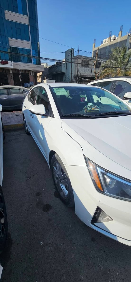 السلام عليكم
النترا 2020 امريكي 
محرك 2000 دوش
حادث سياره قبق جنطه فقط السونار موجود 
كيرAT 
 مواصفات سياره حلوه 
تحكم ستيرن شاشه كامره خلفيه 
حدادية سياره جاهزه
تخم تاير جاهز 
تبريد تدفئه شغال
سياره مابيها كل نقص 
سياره ماشيه 99
رقم سياره بغداد تحويل مباشر
عنوان سياره بغداد 
رقم الهاتف *********** اتصل بالفيس مامتواجد 

السعر 120
