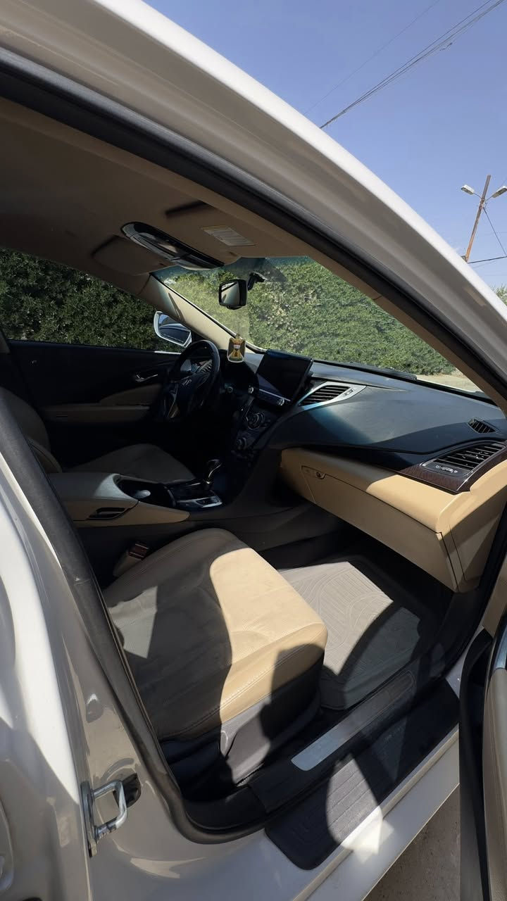 هيونداي أزيرا 2014 نص فل 🚘
بيها 4 قطع
✅ محرك V6 سعة 3.0 لتر
✅ قير أوتوماتيك 6 سرعات
✅ تشغيل بصمة وستارت
✅ مقاعد قماش
✅ تدفئة للمقاعد الأمامية
✅ شاشة وكاميرا خلفية
✅ مثبت سرعة
✅ حساسات خلفية
✅ تحكم بالدركسون
✅ مرايا كهربائية قابلة للطي
✅ جنوط ألمنيوم أصلية
✅ مكيف أوتوماتيك
سيارة مريحة وثابتة على الطريق، جاهزة للاستخدام. احلى من الصور
السعر 92 وبيها مجال بسيط


**إذا كنت صاحب هذا الإعلان وتريد حذفه لأي سبب، رجاءا أرسل رسالة إلى الدعم الفني**