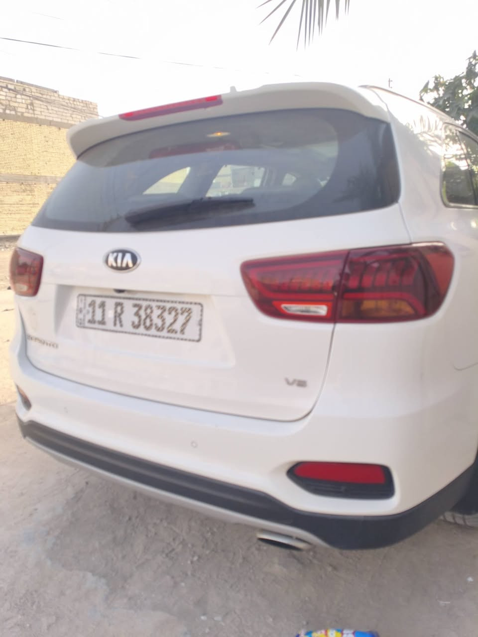 كيا سورنتو خليجي 
رقم بغداد الماني بسمي 
موديل ٢٠٢٠
لون ابيض 
٦ سلندر ٧ راكب 
فوووووول مواصفات كويتي ١/١ 
بنورمااااا طكتين جام 
هند بريك بصمة 
فوووور ويل 4:4
مانع انزلاق وانحدار 
اوتو هولد توقف ذاتي 
الباب الخلفي كهرباء 
بردات خلفية اصلية 
كشنات جلد اصلي لونين 
كشنات ٢ كهرباء 
كشنات تدفئة وتبريد 
الكشنات الخلفية تدفئة 
شاشة كبيرة اندرويد 
كامرة دوارة 
حساس امامي وخلفي 
مري شفط مع القفل 
جي : بي: اس: خرائط طرق 
اريل ابيض طيارة 
نظام ايكو درايف 
كيجات السرعة زئبقية 
شاشة الدشبول الكترونية 
تحكم استيرن فول 
حاكية : ابلوتوث: اوكس 
تبريد ابيانو لمس 
تبريد ٣ قطع ثلج 
لد امامي وخلفي 
لايت زنون اصلي 
اضواء ترحيب بليدات 
علامة سورنتو بلدوسة 
اشاير بلمري 
يدات نيكل اصلي 
ويل اكروم ١٩
تخم تاير جديد لك قبل اسبوع شديتة 
ماشية ٩٨الف
كير ومكينة وصدر وحدادية وتبريد كفالة عامة 
بدون ضربة وتبديل واشخوط وصبغ مكفولة وبيهة بارد شويه بل بنيد  
سيارة جديدة وجاهزة مابية اي نقص 
الرقم الدولي الجديد/ هزة جديدة/ سنوية جديدة 
السعر ٢٥٨
***********
