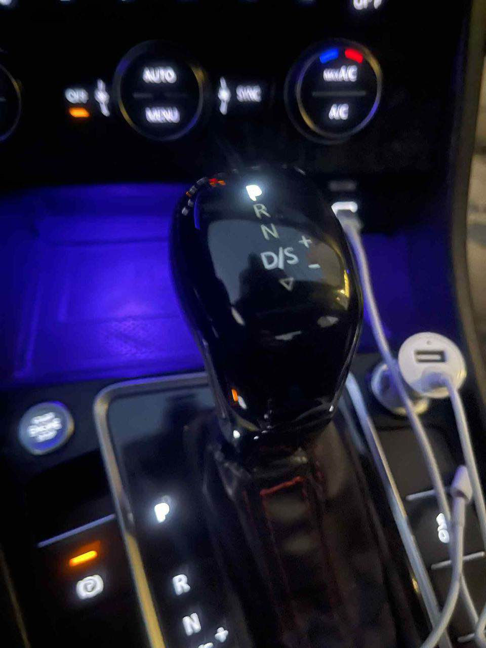 VW Jetta GLI Autobahn 2021

الموديل:٢٠٢١ 
الممشى :٦٢ الف ميل (٩٩ الف كيلو قابل للزياده) 
الفئة : Gli autobahn black package سقف اسود مذكور بلسنوية 
الضرر : تبديل بابين الايمن وبنيد نفس اللون صبغ ربع جاملغ الخلفي فقط سونار وصور الحادث مرفقه 
حالة الايرباك: سليم فقط دركة ومبدل ب اصلي 

المواصفات : 
مكينه ٢٠٠٠ توربو غير مفتوح 
كير DSG 7 نمر 
لايتات امامي وخلفي ليد واوتو عالي ناصي 
رادارات ٣٦٠ درجه (ACC, blind spot, CTA, LKA, FCW) 
كشنات تدفئة تبريد وكشن سائق كهربائي وخزن ميموري 
تبريد منفصل 
شاشة كبيره لمس وايمائات وعداد سرعه شاشه دجتل 
٥ مودات قياده ونظام دبلات تفاعلي DCC 
اوتوستارت ستوب وتراكشن ٣ مودات 
نظام صوت Beats عشر سماعات ودمام بلصندوق 
نظام فتح واغلاق النوافذ من الريموت واوتو عند المطر واربعه جام اوتو
بانوراما 
مري تدفئه واشاير بلمري ونقاط عمياء وقلابه عند الرجوع 
ابل كار بلي واندرويد اوتو وشواحن كلها تايب سي 
شاحن تليفون وايرلس 
بصمه وتشغل عند بعد 
وبعد هوايه مواصفات 

التزويد : 
CTS downpipe 
Turbo upgrade 
map sensor R 
muffler delete 
APR active exhaust 
kayo star intake 
ECU tune 

الاضافات : 
سبويلر جامله خلفيه 
مثلثات 
كفرات مري ويدات 
ويلات BBS اصلي ب١٢٠٠$ 
فلنجات بيرفورمانس 
ستيرن كابرون فورجد اصلي 
تغليف فورجد للدشبول 

السياره عليها ادامه كامله من دهن واذاين ولويات وكيس مكينه حديد وباتري امرون وكلشي بيها شغال وبدون اي عطل او مسج وعلما ان السياره مبرمجه فقط عله مود السبورت باقي المودات كلها ستوك واستخدام يومي 
تزويدها بحدود ٤٠٠ حصان موصله وصوتها رعب من تفتح الاكزوز وسايلنت من تسده فمتحير بمرور او شي
***********وتس اب
مكان اربيل بيع - مرواس Singapore
