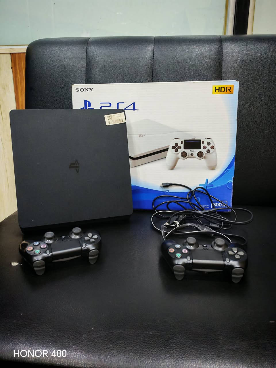 PS4 Slim للبيع
بليستيشن 4 سليم – مهكر 
📦 السعة: 500 G بي العاب قويات فول 
🎮 وياها يدات ثنين 
🔌 كل ملحقاته كاملة 
⚙️ شغال 100% وما بيه أي مشاكل وممفتوح ابد 
🧼 استخدام شخصي ومحافظ عليه 

***********
