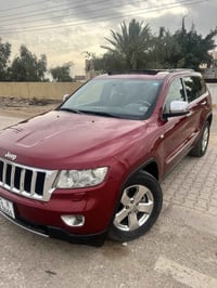 للبيع جيب لاريدو موديل ٢٠١٣ خليجي لمتددد فول مواصفات ١/١ جديده السياره...