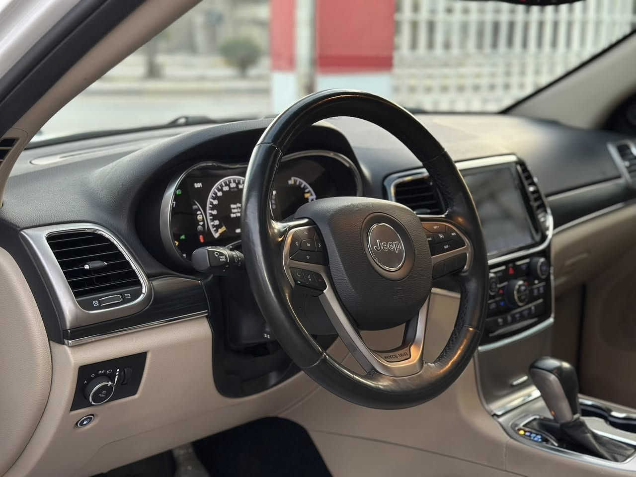 (بسم الله الرحمن الرحيم)

جيب 🔥2019 💣 لمتد 💥

فول مواصفات 1/1 💯

1- بانوراما 🕳️
2- جنطة كهرباء ⚡️ 
3- كراسي كهرباء ⚡️ 
4- توقف تلقائي للصدمات 💥
5- فور ويل 🕹️
6- حساس خلفي وامامي 🔊
7- تشغيل عن بعد 🎮
8- كشنات جلد 🤎
'باقي المواصفات 💯

العداد : 46.000 mi حقيقي ✅

السيارة وارد امريكي مكفول كفالة عامة ✅

#السيارة جديدة جداً ✅✅

(كلين تايتل ) ✅

#السعر 27.000 $
270 ورقة للتفاوض او للاستفسار الاتصال على الرقم تالي 

***********
***********
#مسلم الخفاجي
