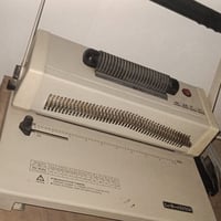 ماكينة تجليد حلزونية (سبايرول) من طراز CoilBind S200A (أو SG-S200A)، و...
