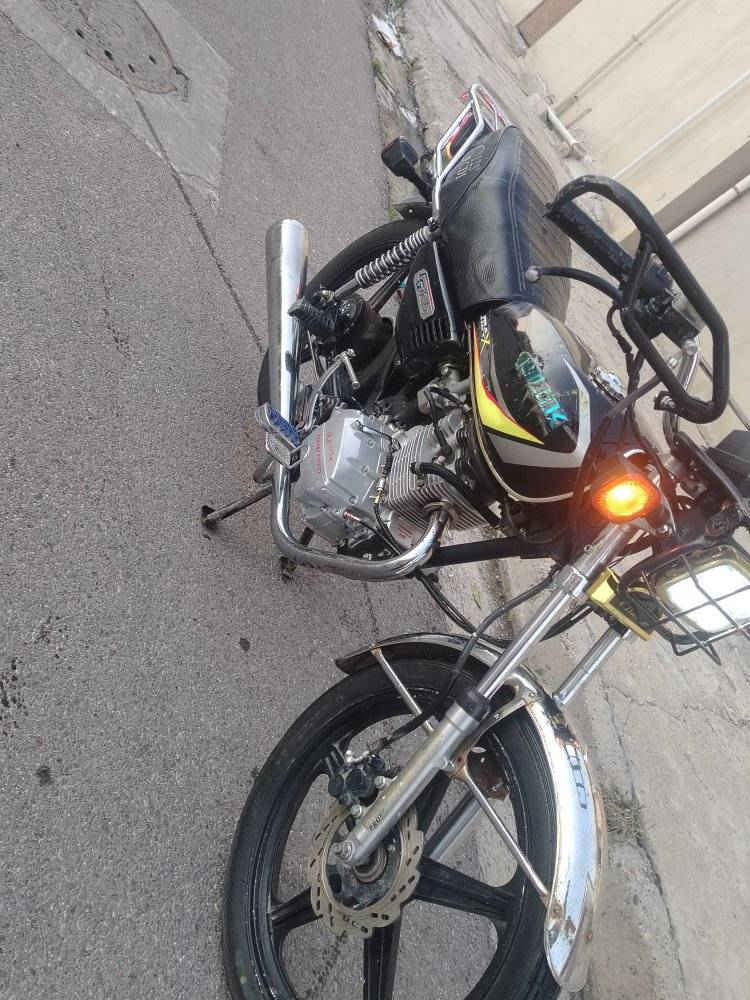 السلام عليكم ماطور نامه برو مديل ٢٠ محرك مبدل ولفات نشاط فول وايرمنيه شغاله وياله عدله تواير نضاف دبلات شغاله السعر ٤٠٠ وبي مجال شراي خاص او انتصل ***********
