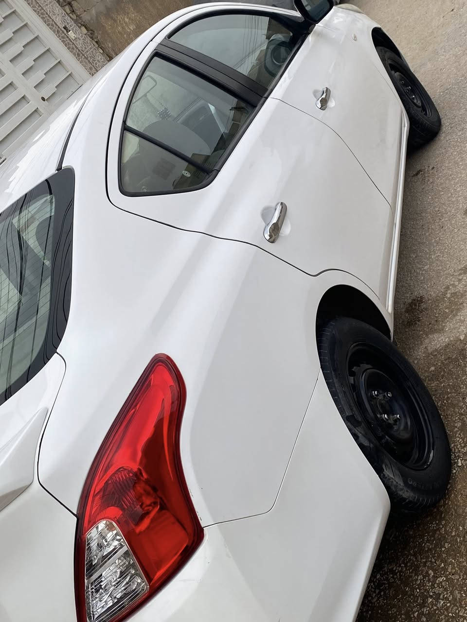 بسم الله الرحمن الرحيم 
نيسان صني موديل 2018 مكينه كير حداديه تخم تاير  تبريد فقط بيه صبغ بل جاملغ الخلفي رقم اربيل باسم شركه تريد وكاله او تحويل العنوان نجف كوفه الرقم ***********اكو واتساب
