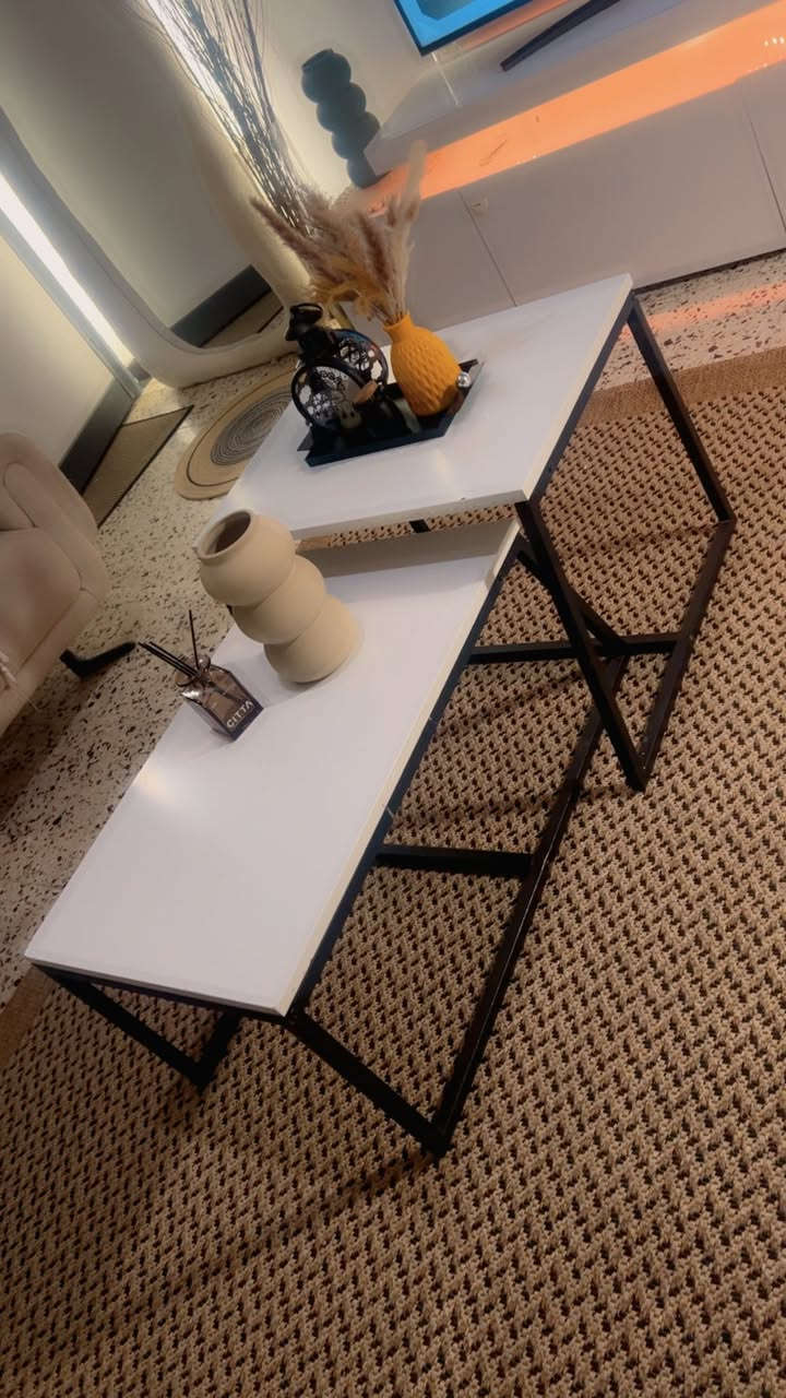 ميز وسطي عدد ٢ للبيع تركي وثقيل
مكاني منصور ***********
