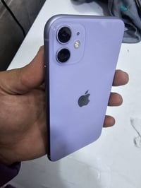 ايفون 11 عادي ايفون ١١ عادي ذاكرة ١٢٨ ما بيه اي مشاكل الجهاز بعدة وتر ...