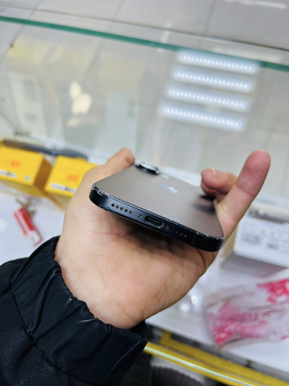 ايفون 16 عادي
بطارية 89‎%‎

ذاكره 256‼️

ماستر شرق اوسط 

ما مفتوح الجهاز وتر بروف

السعر 750 وبي مجال بسيط 

تواصل ***********
