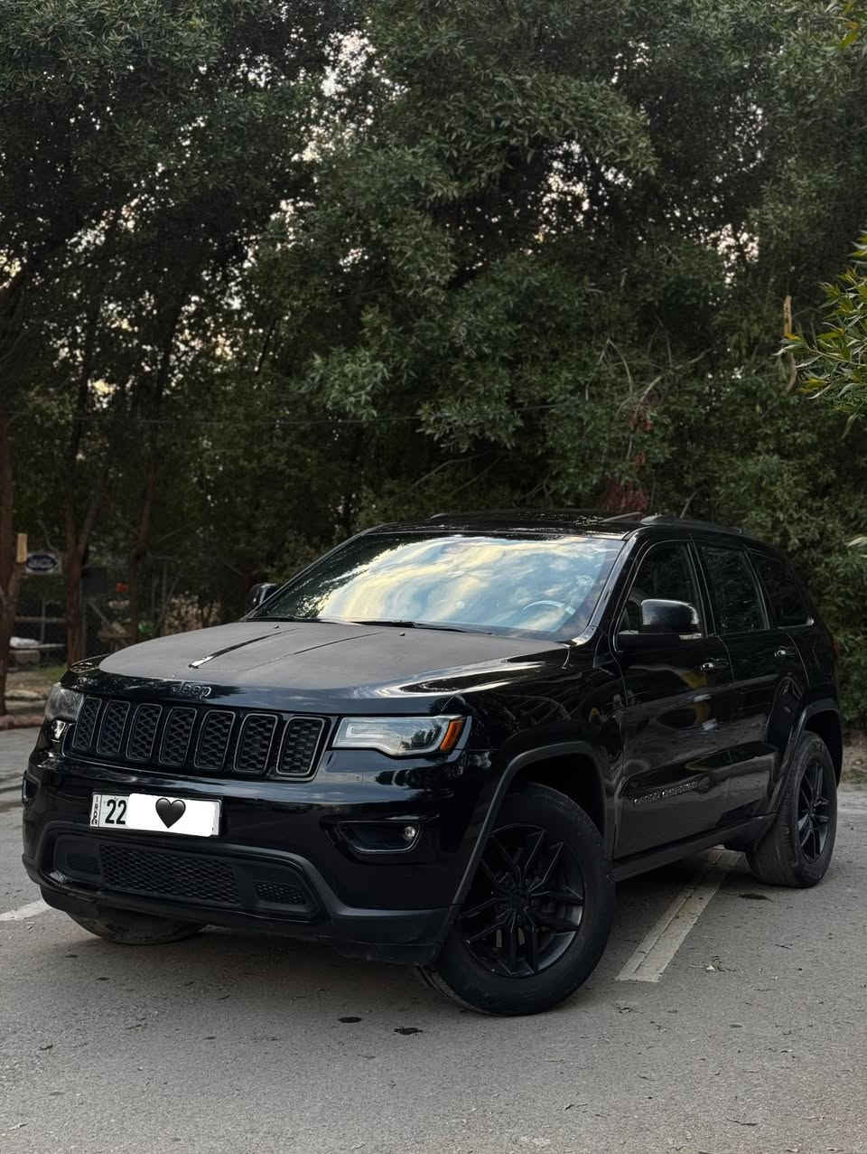 السلام عليكم
جيب ٢٠١٧ 

وارد امريكي

فول مواصفات لمتدد

بنوراما

بصمة

كشنات جلد 

صندوك كهرباء

شفتات سرعة

لايت لد

اشاير مري

راردات

كشنات تدفئة وتبريد

كشنات كهرباء

شاشة جبيرة

كشن خزن

محرك ٦ سلندر

رقم اربيل الجديد 

السيارة حلوة وكلشي مناقصها 

بيها صبغ ربع الجاملغ وشوية من الباب بجم كبس 

السعر ١٩٠ ورقة

العنوان بغداد حي الجامعة

رقم ***********
