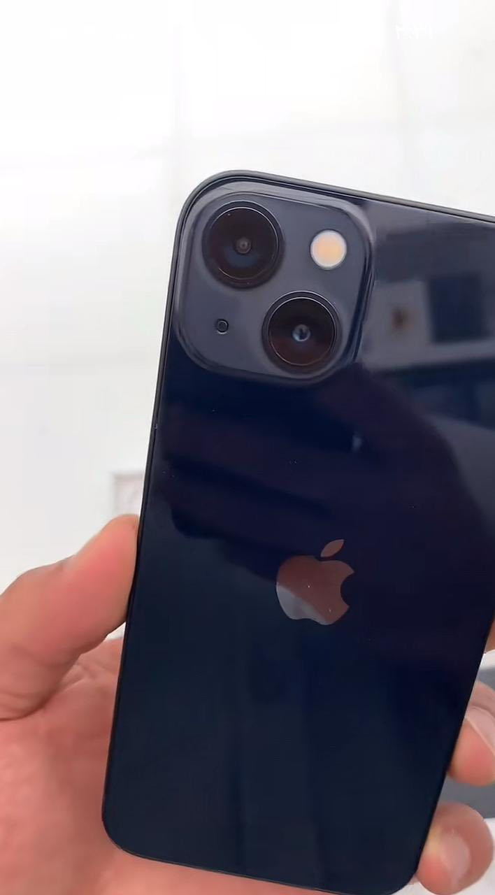 13 عادي بطاريه 85 ذاكره 128 جهاز مكفول
واتساب ***********

سعر ٤٥٠ وبي مجال بسيط
