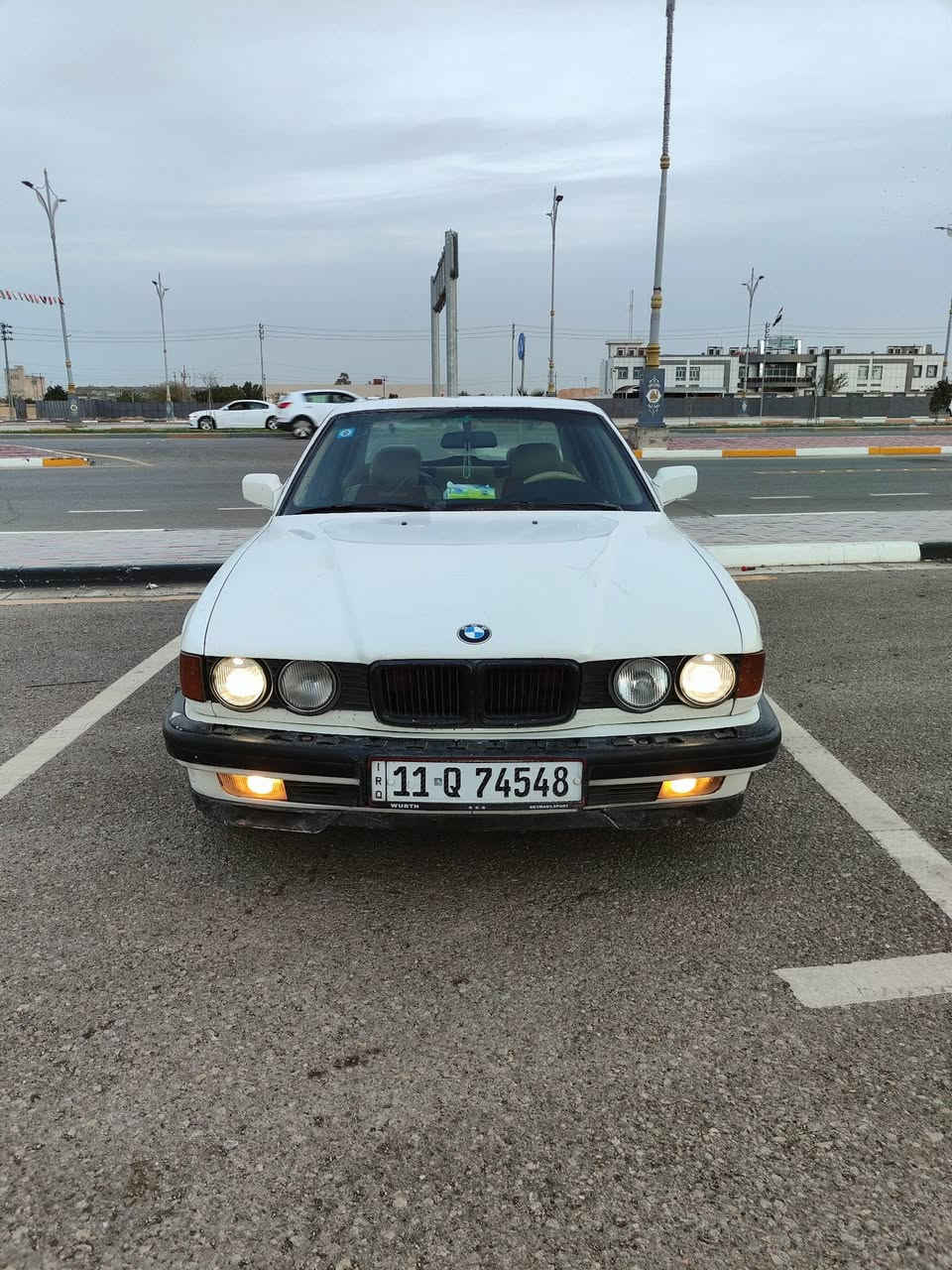 #السلام_عليكم
#للبيع BMW 740i
أصل 8 سلندر
موديل 1992 – وارد ألماني بدون صبغ سيارة بيها مكانات صغيرة صبغها كله بلادي بدون حادث
 مكاني كربلاء المقدسة
رقم بغداد دولي
التحويل باسم المشتري مباشرة 
 سنوية جديدة لحد 2028
 فول مواصفات 
سلايت روف 3 طگاات بجم عريض أصل
دبل إيرباك
دبل جكمجة
 بطانة دبل نفّاضة كشنات كهرباء 16 حركة
جعمقة ستيرن كهربائية 
دكة جرس دشبول بلاد وية السويچ وبل120 
بردة خلفية 
 ومعروفة الBmw
سيارة  شخصية  استخدام منزلي 
مو مستهلكة
جاهزة 100%
مجهزة على آخر حباية
كلشي بيها نظيف وجديد وبلاد وجاهزة مابيها اي نقص
السعر 64
 ومجال بسيط 
 رجاء عندي ضرف خاص واريد ابيع بدون كسران
لاستفسار: ***********
***********
