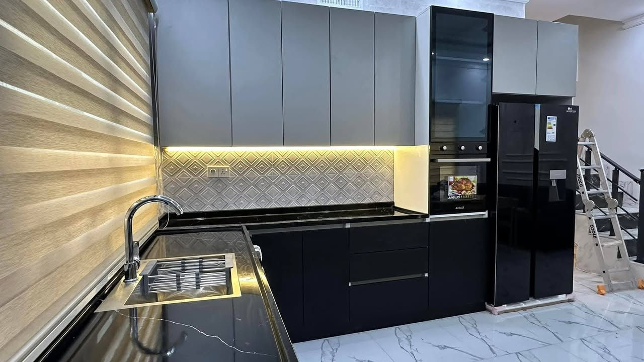 دقة بالتفاصيل… وأناقة بالتصميم ✨
مطابخ تركية + كاونترات + أبواب + شبابيك ألمنيوم
📍 قلعة سكر – مجاور مجمع العجيب
📞 واتساب: ***********
