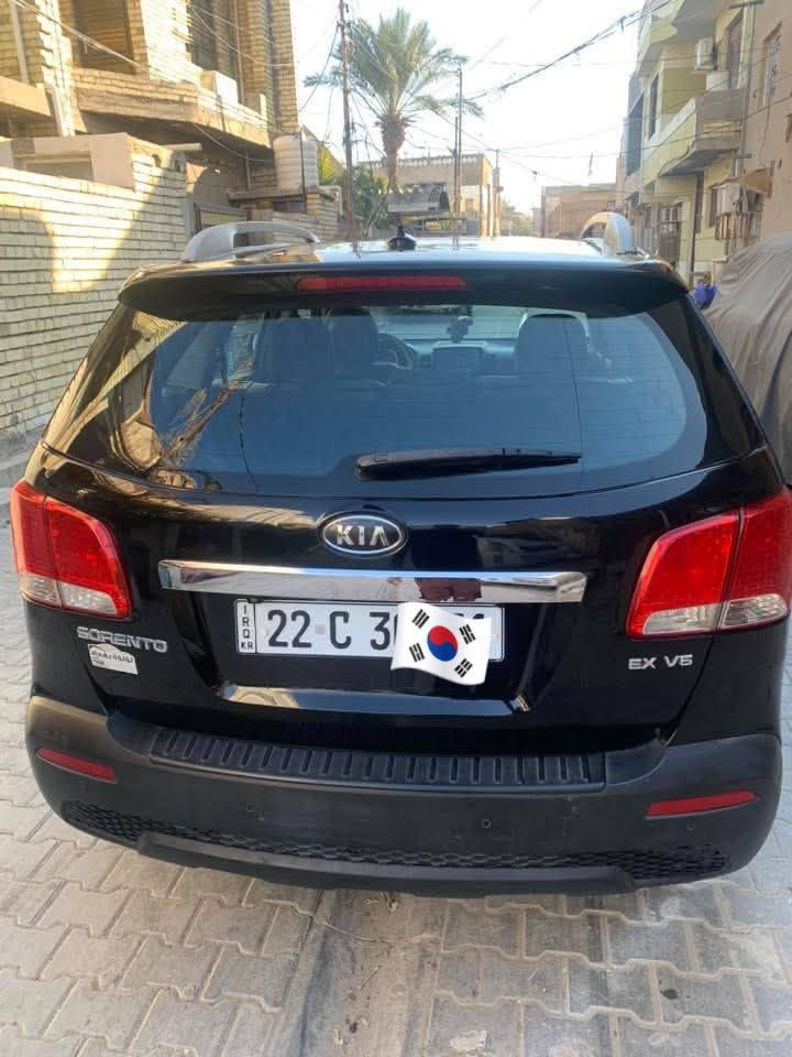 سلام عليكم سورنتو 2013 وارد أمريكي حادث بنيد فقط الباقي مكفول
محرك 6سلند دوش
٧راكب
فول مواصفات لمتدد
بنروما سقف طكتين
بصمة أبواب
بصمة تشغيل
شاشة كامرة
اشاير بل مري
كشنات كهربأ
تدفىة بل كشنات
تبريد ٣قطع
مكان السيارة بغداد المحمودية 
للسفسار *********** _***********
