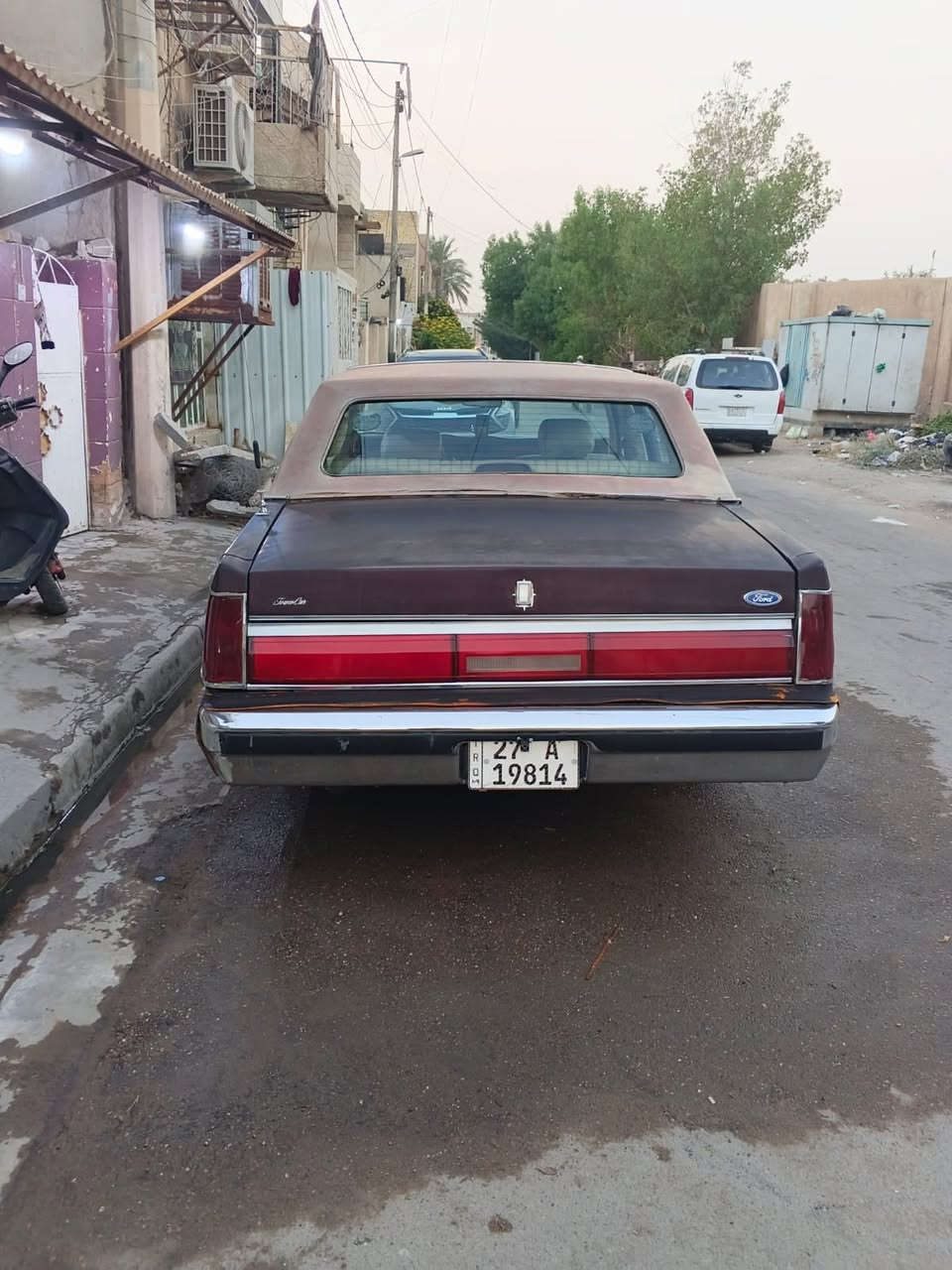 فورد لنكولن تاون كار موديل 1987 بيه مجموعه كامله راس الثور vvt 3000  تبريد ثلج صدر امامي خلفي جديد طخم تاير خط ابيض دلوب كهربائيات غرفه جيده فول اوتوماتك رقم انكليزي سنويه باسمي السيارة جاهزة السعر المطلوب 8 ملايين وتسعمائه الف دينار عراقي تلفون *********** بغداد الحريه دور نواب الظباط
