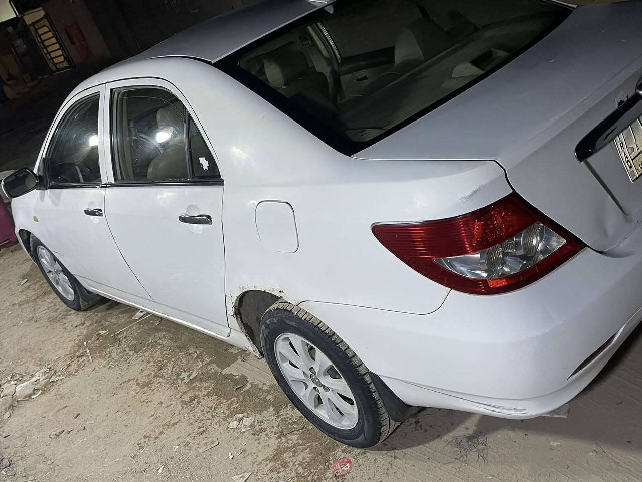 السلام عليكم 
سياره BYD  F3  للبيع 
السياره جاهزه مكينه وكير مستبوشي بلاد السياره جاهزه تبريد ثلج السياره حلوه كاعده رقم شبه مميز مداور ثاني يوم رقم الماني السياره لا ضربه ولا صبغ 
بيها شويه اخياس بل بيبان بعدني ممسويهن  كير اوتماتيك مكاني الناصريه مركز  السعر 55 وبيها مجال 
***********
