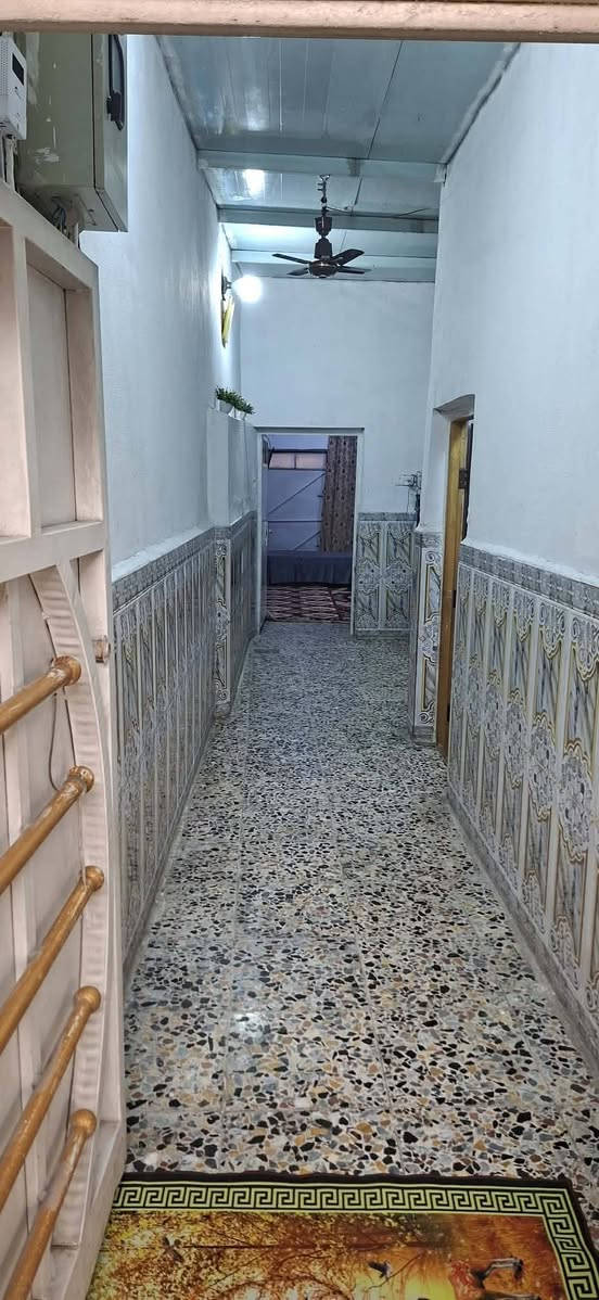 سلام عليكم بيت تجاوز قرب الشارع العام خلف مدرسة جعفر الطيار البيت مدخلين مساحة 100 متر واجهة 5 
الستفسار ***********
