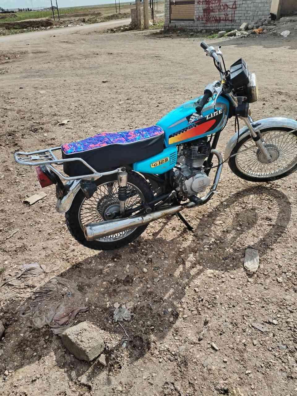 السلام عليكم ماطور تايكر للبيع موديل 20محرك ما مفتوح  وايرمنيه كلها تشتغل تواير جدد  سعر 325بي مجال للستفسار تصال علا رقم ***********مكاني بل كسك
