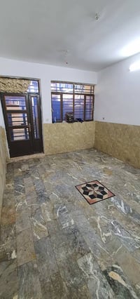 سبع ابكار  سلام عليكم دار للبيع مساحه ٤٨متر خلف جامع الحجيه الطابق الا...