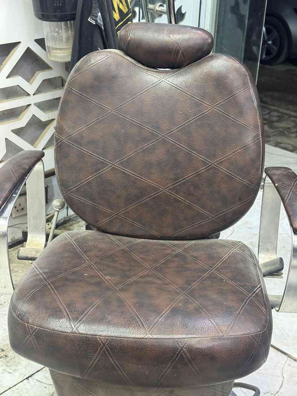 #للبيع
كراسي حلاقه عدد 2 + كشن …. السعر ٢٠٠ وبيهن مجال


**إذا كنت صاحب هذا الإعلان وتريد حذفه لأي سبب، رجاءا أرسل رسالة إلى الدعم الفني**