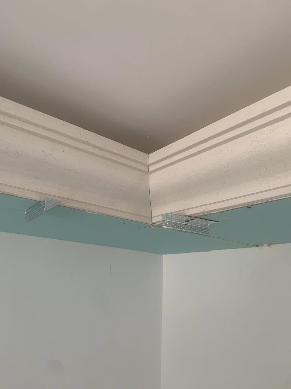 ✨السلام عليكم اخواني.
نقدم لكم خدمات الجبس بورد:
(أسقف معلقة – ديكورات جدارية – إضاءة مخفية)

✅ شغل دقيق ونظيف
✅ تصاميم عصرية ومميزة
✅ تنفيذ حسب الطلب
✅ التزام بالمواعيد
✅ جودة عالية وسعر مناسب

📍 متوفر في: بغداد
📞 للحجز والاستفسار: ***********
✉️ أو راسلنا على الخاص

📸 شوفوا نماذج من شغلنا بالفيديو 👇
خلي بيتك أو مكتبك يطلع بأجمل شكل، ويانه ✨

#جبس #جبس_بورد #ديكور_عراقي #شغل_نظيف #صبغ_أكدر
