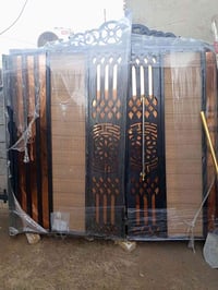 باب للبيع جديد  عرض 2.5 للاتصال 07709256322 لسعر 375