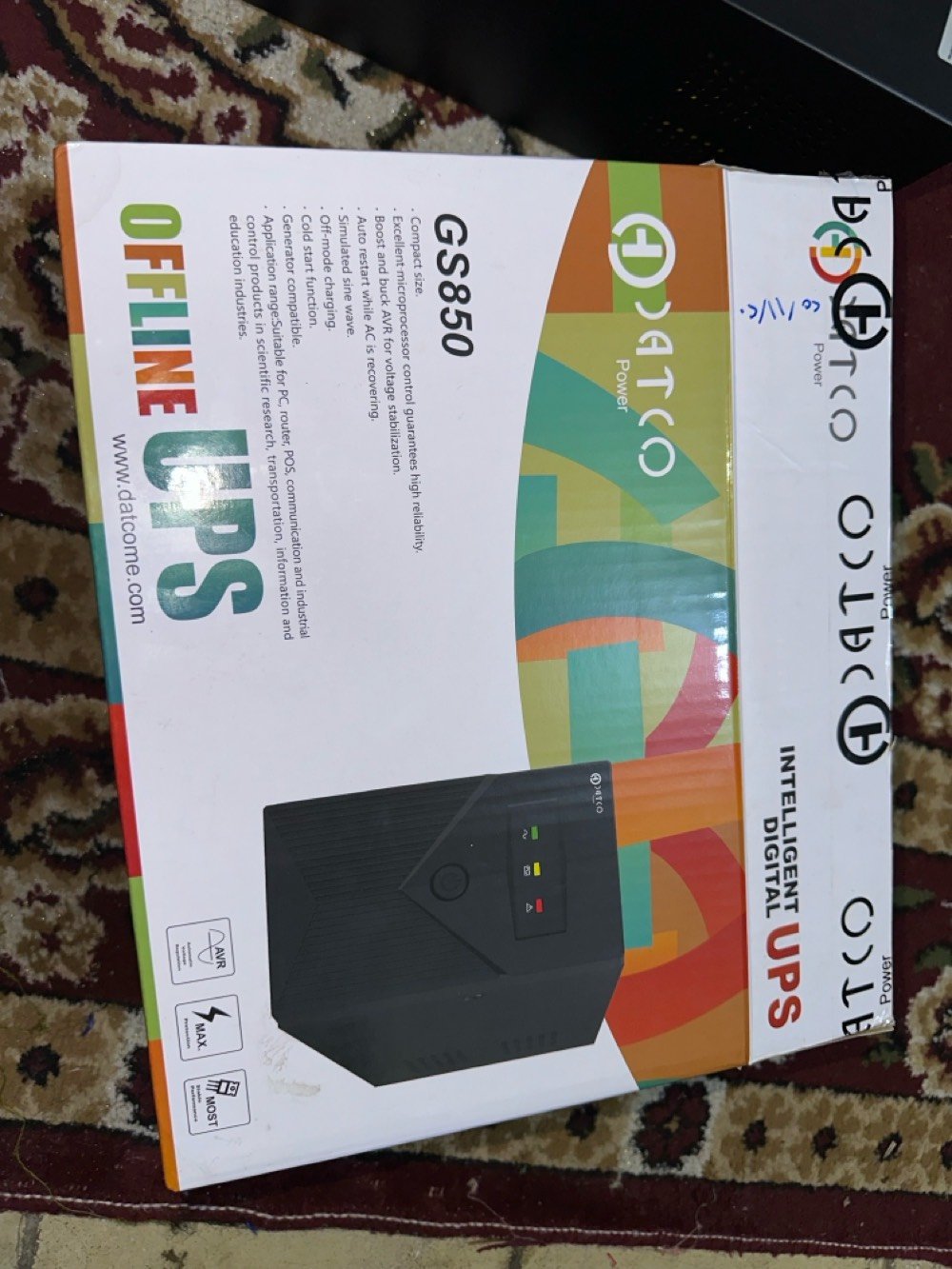 هذا جهاز UPS من نوع Datco موديل GS850، ممتاز للاستعمال مع الحواسيب والاجهزة الالكترونية لضمان استمرارية الطاقة وتجنب انقطاع التيار. الجهاز بحالة جيدة وكامل مع العلبة الأصلية.