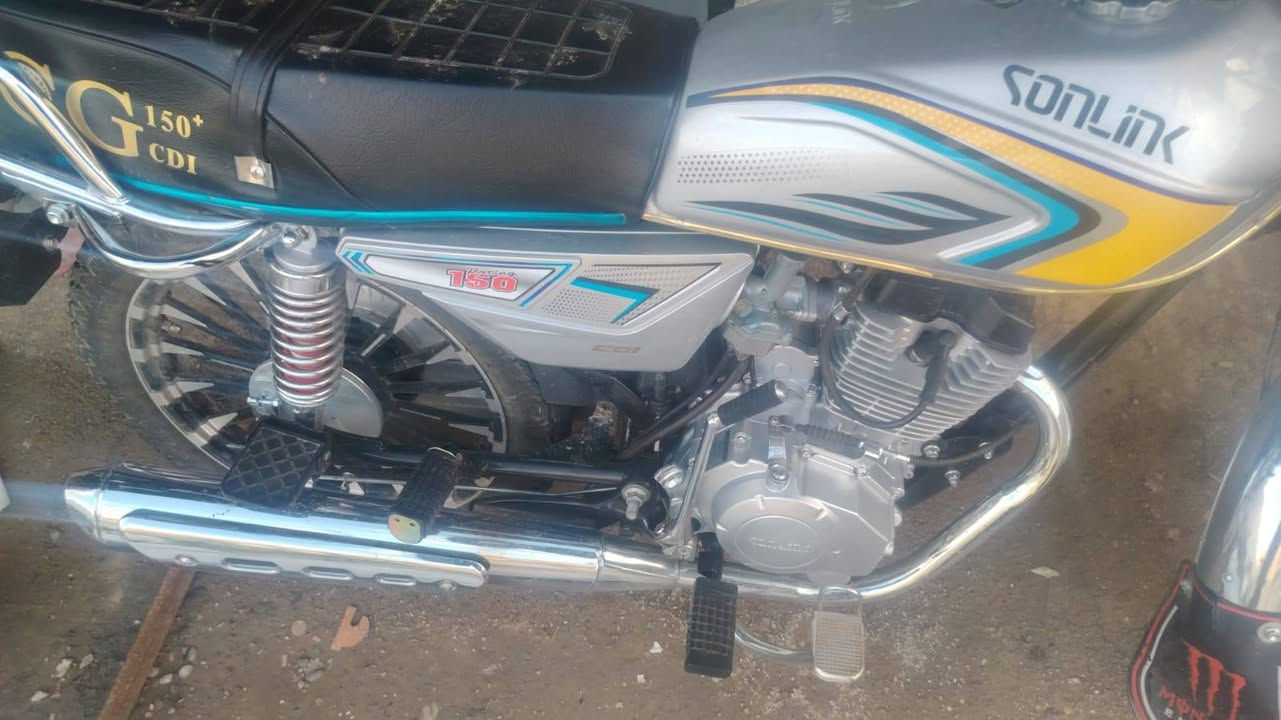 سلام وعليكم دراجة سونك موديل2025 دراجة نضيفة بس اشاشة واكفة سعر 800وبيهة مجال بغداد سبع قصور***********
