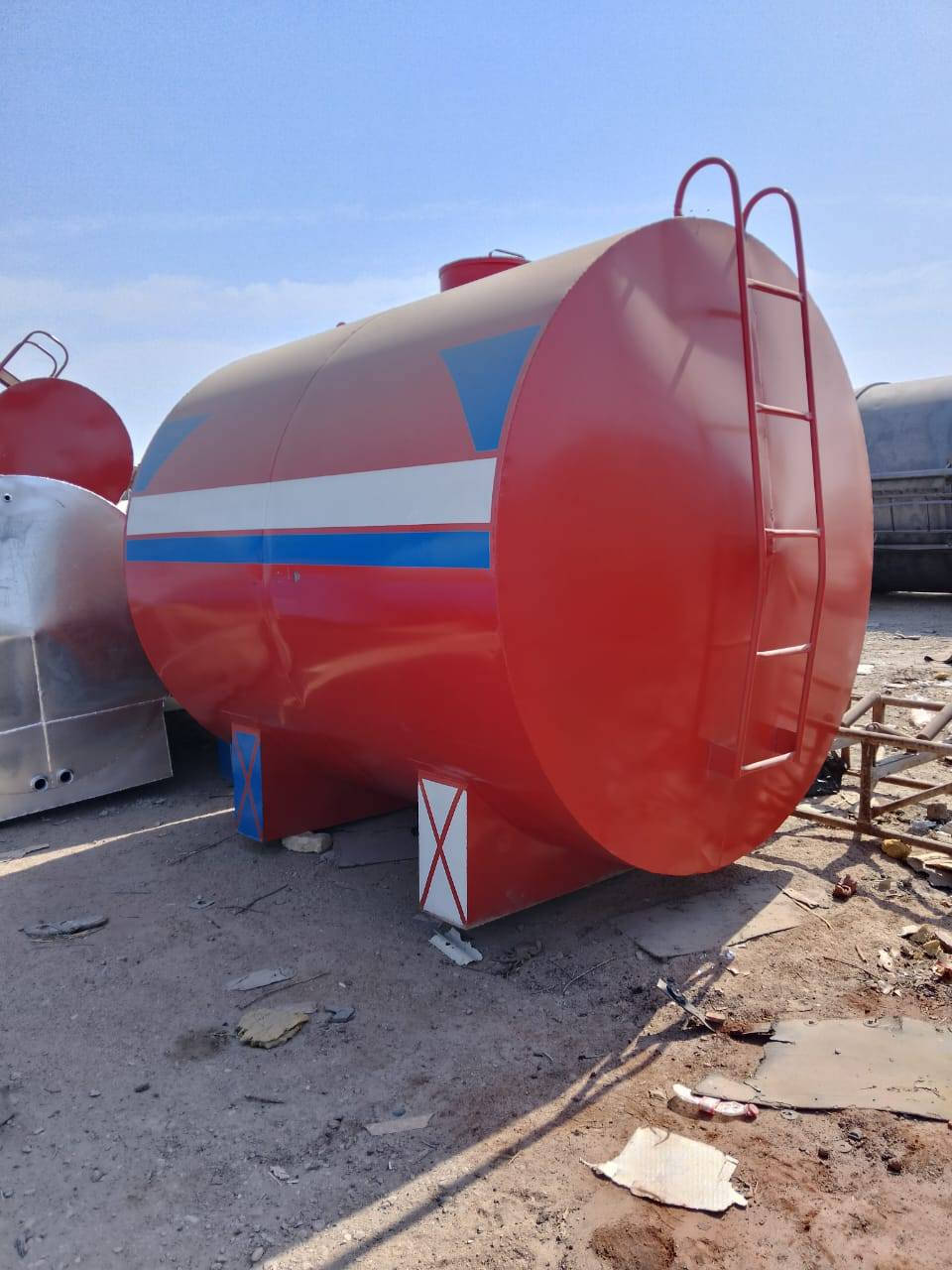 اديب الحداد
لكافه الأعمال الهندسيه والخزانات الماء والوقود بكافه الاحجام
***********
