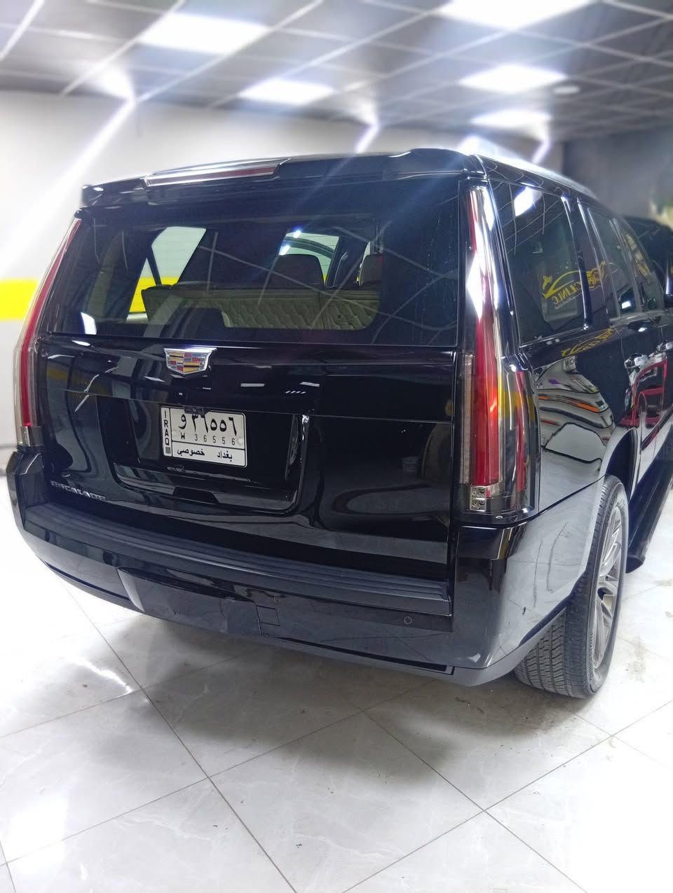 كاديلاك اسكاليد 2020 بلاتينيوم دبل رادار. (خليجي) 
 
السيارة كفاله عامه من الحادث والصبغ والبارد. 
المحرك كفاله من الفتح و التبخير وكلشي 
الكير كفاله من كلشي. 
كهربائيات كله كفاله شرط كلوب واحد ما مشتغل بيها. 
السيارة ماشية 165 الف كيلومتر.
رقم بغداد تحويل مباشر .

1-محرك v8 6200 cc.  تم استبداله جديد .
2-كير ١٠ نمر هايدراماتيك.
3-لايت امامي ٥ عدسات زنون .
4-كشافات زنون .
5-حساس امامي .
6_رادار امامي .
7-السيارة خمس كامرات وكامره 360 درجة. 
8-ويل ٢٢ انج .
9- ابواب بصمة خمس بصمات. 
10-بصمة تشغيل. 
11-مري شفط +قلابة 
12-اشاير مري
13-رادار مري جانبية 
14-دوسات كهربائية تنفتح وتنسد ويه فتحة الباب. 
15-دواخل عسلي. 
16-تنتة كنتارا اسود 
17-المراية الوسطية تتحول الى كامرة خلفية 
18-سلايد روف
19-كشنات خزن ميموري وضعيتين 
20-كشنات امامية كهرباء 
21-تدفئة تبريد كشنات 
22-سكليتر كهرباء 
23-مساج كشنات امامية 
24-ستيرن كهرباء 
25-تحكمات ستيرن 
26-داتا شو 
27-تحكم فور ويل 
28-عداد ديجتال
29-تدفئة ستيرن 
30-شاشة كبيرة لمس 
31-قاصة 
32-جميع التحكمات لمس 
33-ثلاجة 
34-شاحن لاسلكي 
35-مخارج usb+aux +مخرج كهرباء 110v+مخرج hdmi 
36-شاشه خلفية وسطيه.
37-كشنات وسطية تدفئة 
الكشنات الوسطية 38-والخلفية تحكم كهربائي
39)باب الصندوق جكات. كهرباء 
40-حساس استشعار القدم لفتح الصندوق 
حساسات خلفية .

مكان / ديالى بعقوبة. 
السعر /390وبيها مجال حك الجية وتشلع عيوني. 
رقم الهاتف/ ***********
