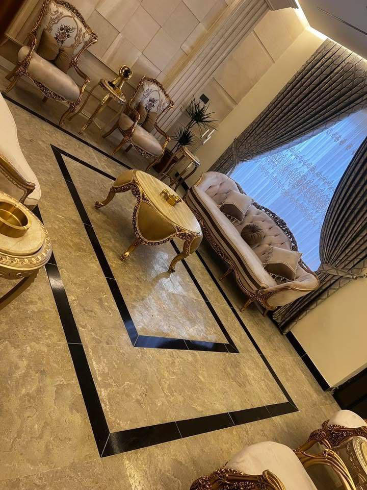 دار للبيع🏠 
م/150m
واجهة 10/m
نزال/١٥
يقع على شارع 20🛣️
5غرف نوم  داخل وخارج مرمر 
حي الجهاد  ديوان الشارقه  خلف مجمع النسيم 
للاستفسار 
***********
