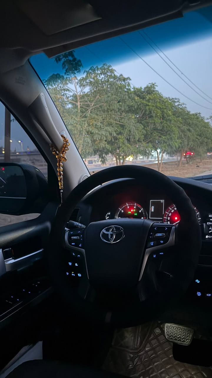بسم الله الرحمن الرحيم 🧿
مناسبببب جدا

land crusier  2019 
v8 5.7  vx.s
‎ماشية120 الف كم حقيقي
‎لاندكروز VX.S 
‎موديل. 2019
داخل قرميدي ورقم مميز  📦 
ملاحظة السياره بيها  باب الصندوق الاسفل فقط يعني مو الصندوق كامل فقط الباب الاسفل بدون تبديل بدون دواخل شرط السياره بارد مابيه كفاله عامه الباقي شرط سونار عندي موجود 

‎فول مواصفات 1/1
‎السيارة مواصفات اللكزس 
‎1-جوبلس تصعد وتنزل 
‎2- 5 كامرات 
‎3- تدفئة وتبريد كشنات 
‎4- كشن ديزاين و كوشن سايق خزن ميموري 3 وضعيات 
‎5-شاحن لاسلكي 
‎6- نضام ترحيب عند الاقتراب 
‎7- دبل ماوس 
‎8- شاشة تحكم لكزس 
‎9- شاشات عدد 3 
‎10-تشغيل عن بعد 
‎11- كراسي كهرباء 
‎12- مكينة V8 /5.7
‎13-زراك لايت 
‎14- 5 بصمة ابواب 
‎15- سيستم صوت لكزس 
‎16- رادرات امامي + جانبي 
‎17- ستيرن صاج 
‎18- 8 ايرباك
‎19- فور ويل 
‎20- حساسات امامي خلفي 
‎21-ماشي 82
‎22- نضام ايكو تقليل صرفية 
‎23-ثلاجة 
‎مواصفات VX.S معروفة ما يحتاج اذكر لبقية 
‎سعر 510 وبيها مجاال🖤
***********
