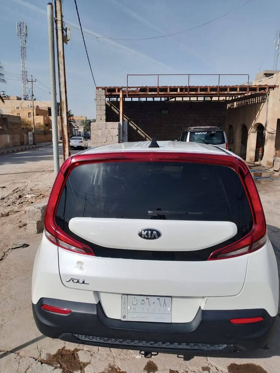السلام عليكم 
سيار كيا صول موديل 21 رقم بغداد باسم مكينه 2000 دوش گير عادي گير عادي سياره نظيفه بمعنى الكلمه جاهزه من كلشي مابيها نقص من كلشي صدر حداديه تايرات مكينه كير كله وضع الشركه السعر 120 وبيها مجال حگ الجيه *********** مكاني واسط الحي
