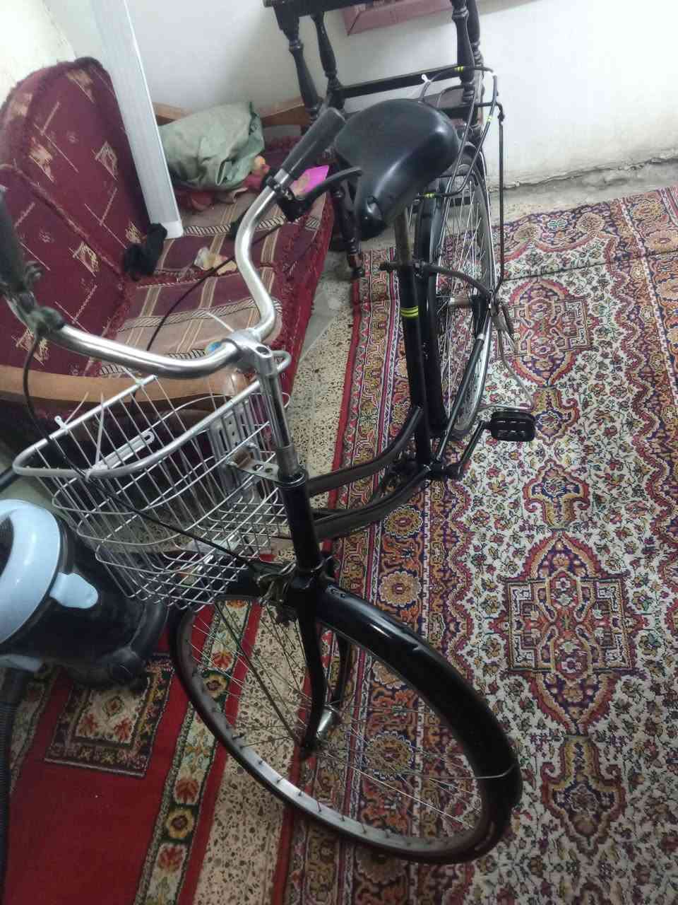 سلام عليكم بايسكل بناتي للبيع نظافته 80% حجم 26 چوابه وتايرات جدد شادهن وسله جديده حديد بريكات كلشي كامل بي السعر 70 بي مجال بسيط بيع مستعجل مكاني حي الاعلام هذا رقمي ***********
