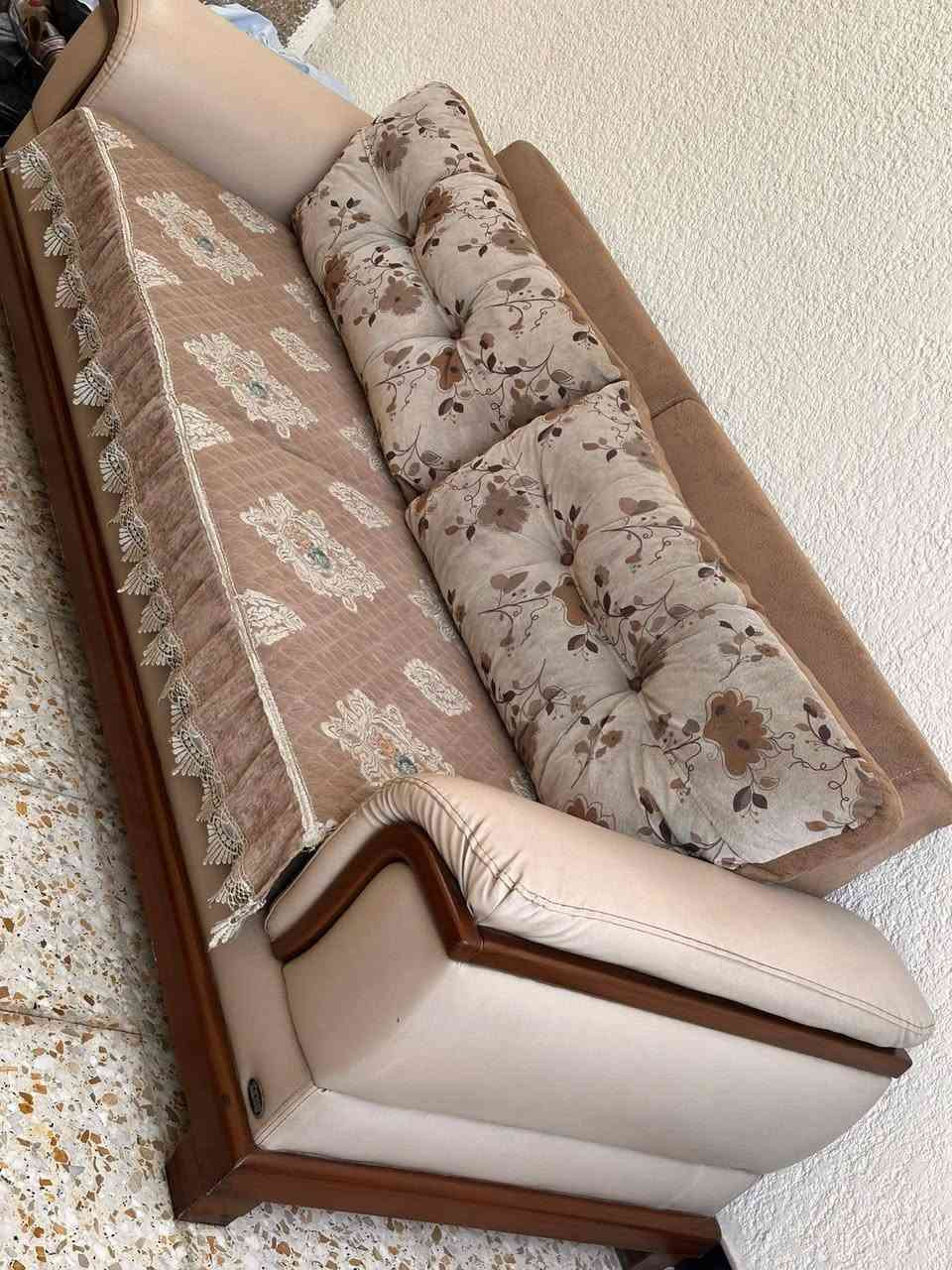 السلام عليكم تخم ونص للبيع تسكام سعره مليون ونص مكلف بنشر ***********
