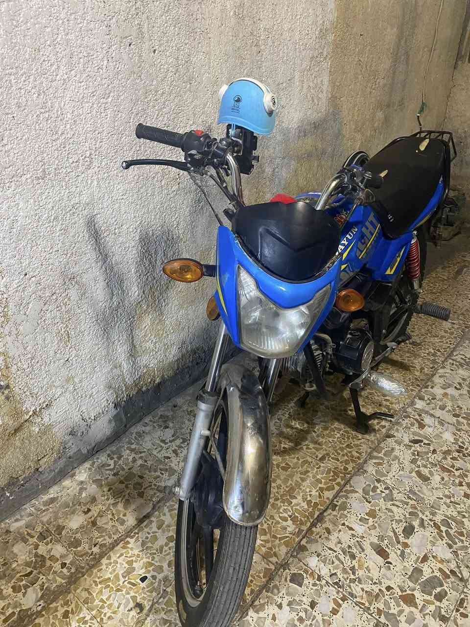 سلام عليكم من رخصت الدمن هاي دراجه دايوان جانت متروكه يعني أخت الجديده ومكينه كلش نضيفه سعرهه 750وبيهه مجال ***********
