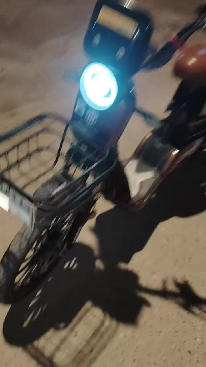 سلام عليكم تراجه شحن للبيع كلشي شقال سعر200بي مجال قليل7871843912


**إذا كنت صاحب هذا الإعلان وتريد حذفه لأي سبب، رجاءا أرسل رسالة إلى الدعم الفني**