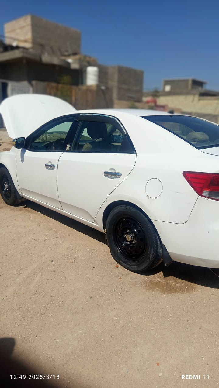 سلام عليكم سياره للبيع كيا سيراتو 2010 السعر 85 ورقه بيه  مجال  مكان نجف الاشرف  ***********
