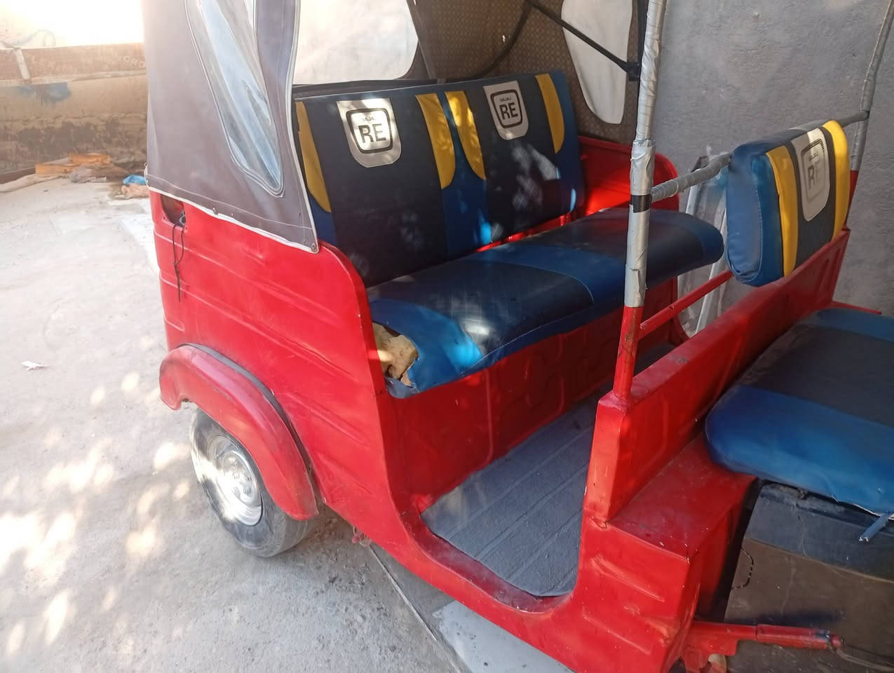 تكتك موديل 17 رقم وسنويه. تكتك معمره  كله شغاله سعر 3250 شراي رقمي *********** تنومه
