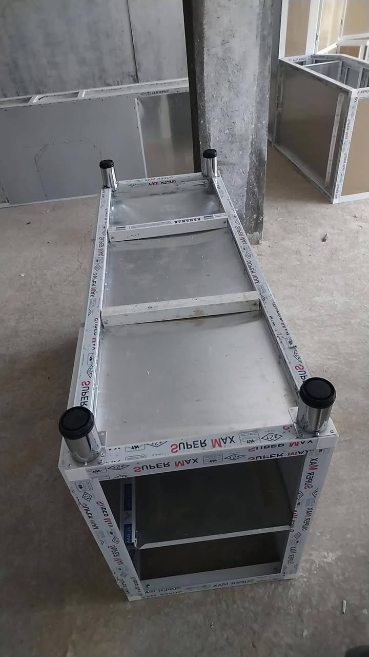 🔥 الركن الهندسي للألمنيوم 🔥

📢 يعلن الركن الهندسي للألمنيوم عن خصم 15% لفترة محدودة ولعيون أهل الغراف الكرام.

✅ سعر المتر 165بعد الخصم 140 ألف دينار فقط.

⭐ مواصفات الكاونتر: ✔️ المقطع محشي خشب بالكامل لزيادة المتانة والقوة. ✔️ الهيكل الداخلي مزود بقواطع خاصة لتحمل الأوزان الثقيلة وضمان أعلى درجات الثبات. ✔️ تنفيذ هندسي دقيق وتشطيب أنيق وعصري. ✔️ مناسب للمحلات والمعارض والمكاتب والمشاريع التجارية.

🎯 جودة عالية ... متانة تدوم ... وسعر منافس.

📞 للحجز والاستفسار راسلوا الصفحة أو زوروا معرض الركن الهندسي للألمنيوم.

#الركن_الهندسي_للألمنيوم #كاونترات_ألمنيوم #خصم_15_بالمية #أهل_الغراف #ألمنيوم_حديث

"خصم 15% 🔥" "المتر بـ 140 ألف فقط" "مقطع محشي خشب بالكامل" "قواطع داخلية تتحمل الأوزان الثقيلة" "جودة ومتانة مضمونة" "الركن الهندسي للألمنيوم" 💙


**إذا كنت صاحب هذا الإعلان وتريد حذفه لأي سبب، رجاءا أرسل رسالة إلى الدعم الفني**