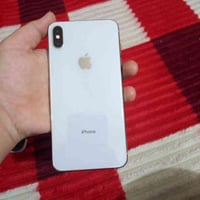 آيفون اكس ماكسً للبيع نضافه 100:\100 جهاز بطاريه بلادي 70 مبدل فقط شاش...