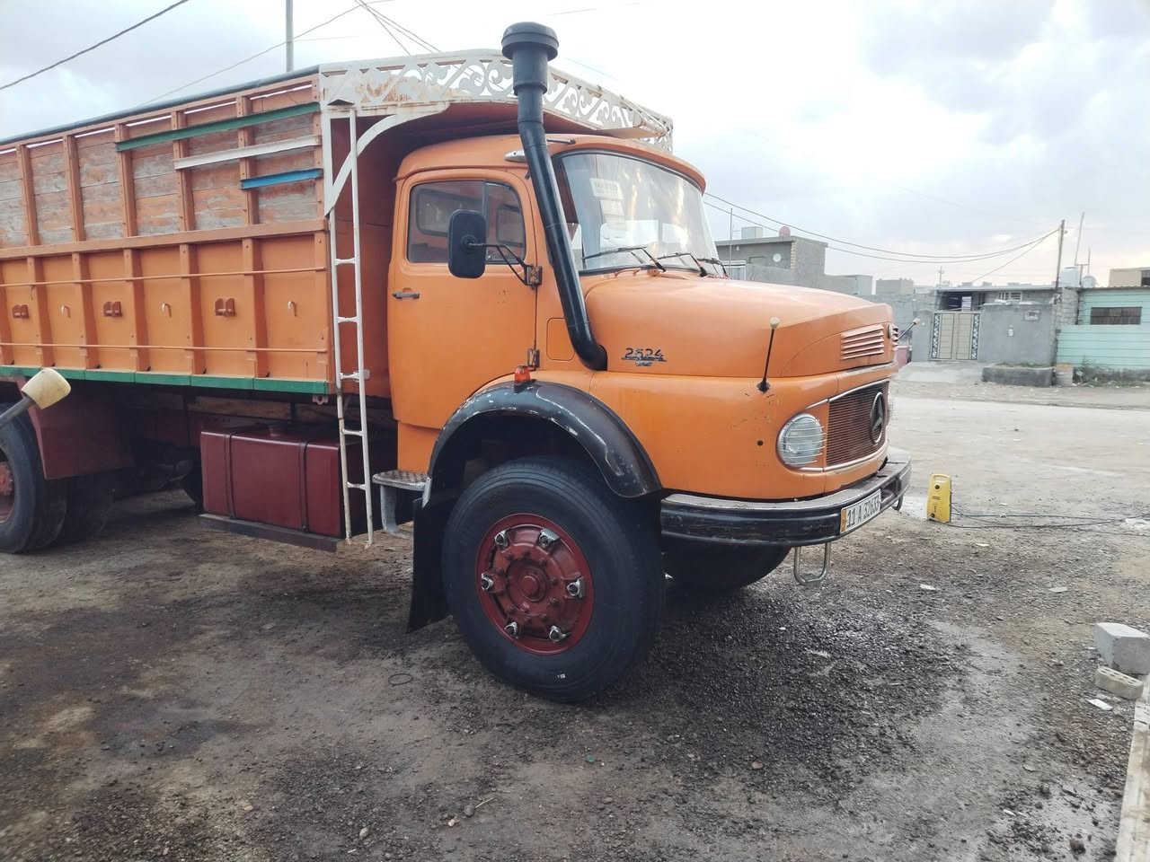 السلام عليكم للبيع سكس شاصي موديل 80 وضع شركة سياراة مكفولة كفالة عامة محرك كير كلة شركه للاستفسار اتصل ***********
