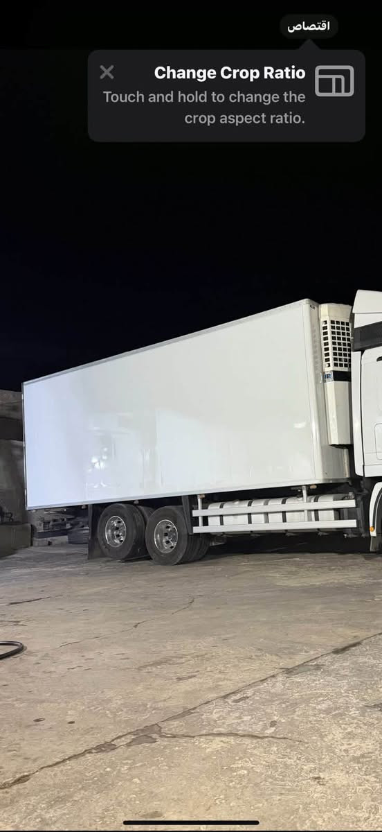 سلام عليكم براد شيرو مع جهاز sl400 شرط الشغل طول 7/50  ارتفاع 2.55 من الداخل مع چامغات وسبايدرات سعر 130 ورقه ***********
