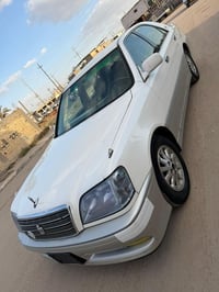 كراون • بدون لوحات • مكينة VVT جديده