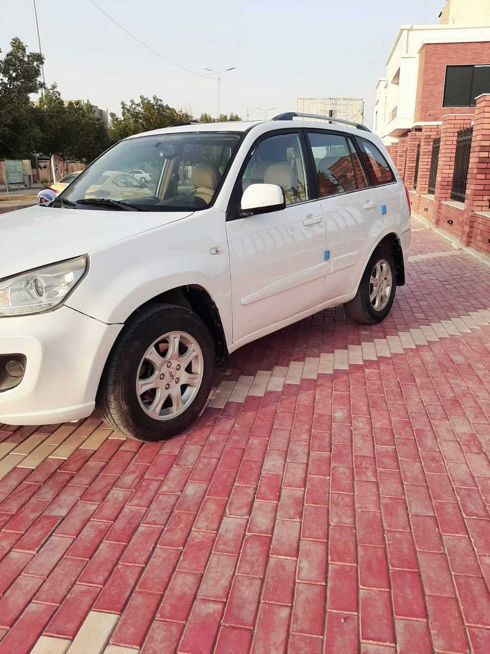 يا آلله سلام عليكم 
شيري تيكو للبيع مديل 2013 مكفوله كفاله عامه لاضربه ولاصبغ ولاخياس كهربائيات كلها شغاله سياره كلش جديده رقم كربلاء بسمي تخم تاير جديد حداديه جديده مكينه وكير جدد سياره جاهزه من كولشي مآل جناي تبريد ثلج تدفئه شغاله فتحه سقف كشنات جلد تدفئه سنتر لوك ريموند مكاني كربلاء للستفسار *********** واتساب موجود
