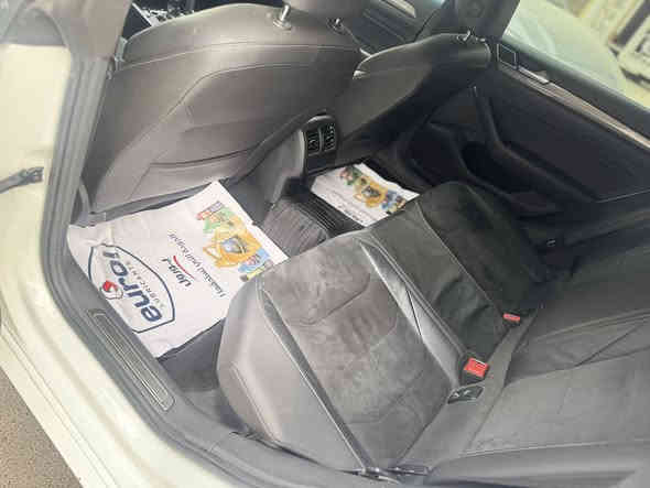 سلام عليكم فولكس واكن ارتيون R-LIN2020 الماني  الوكاله كفاله عامه تجي شاشه رادارات محيطيه توقف ذاتي امامي خلفي بانوراما. تدفئة كسنات. كسن كنتاره وجلد. كشن كهرباءسائق  حساسات امامي خلفي مرايه قلاب ترحيب  اضائه  
تبريد قطعتين 
اوتو هولد وانضمة قياده سبورت وايكو وكومفورت  ونورمال تتفعل من الساشه لايت زنون. متحرك وي الستيرن حسب اتجاه القياده لد امامي وخلفي واشاره لد متحرك   والرادار خلفي حراري مستشعر حركه  حساس مطر. بالجام كير شفتات وكير s مرايه عاكس للضوء
اوتو بارك 
لد علامه بالارض عنده فتح الباب
ترحين اضائه ومري قلاب 
تحكم بالشاشه عن طريق الاشاره عن بعد  
  السياره جديده جدا مواصفات معروفه واضحه بالصور محرك 2000تيربو  طياره عداد السرعه 280  
  ماشيه 65الف سنويه رقم كله جديد  

فديو بالمنشور للسياره 
موافقه تضليل صادره من مديريه المرور نسبه 80/90
رقم مميز باسمي تحويل وكاله الي يعجبك سعر 228ورقه
***********
مكان سياره بغداد الكرخ
