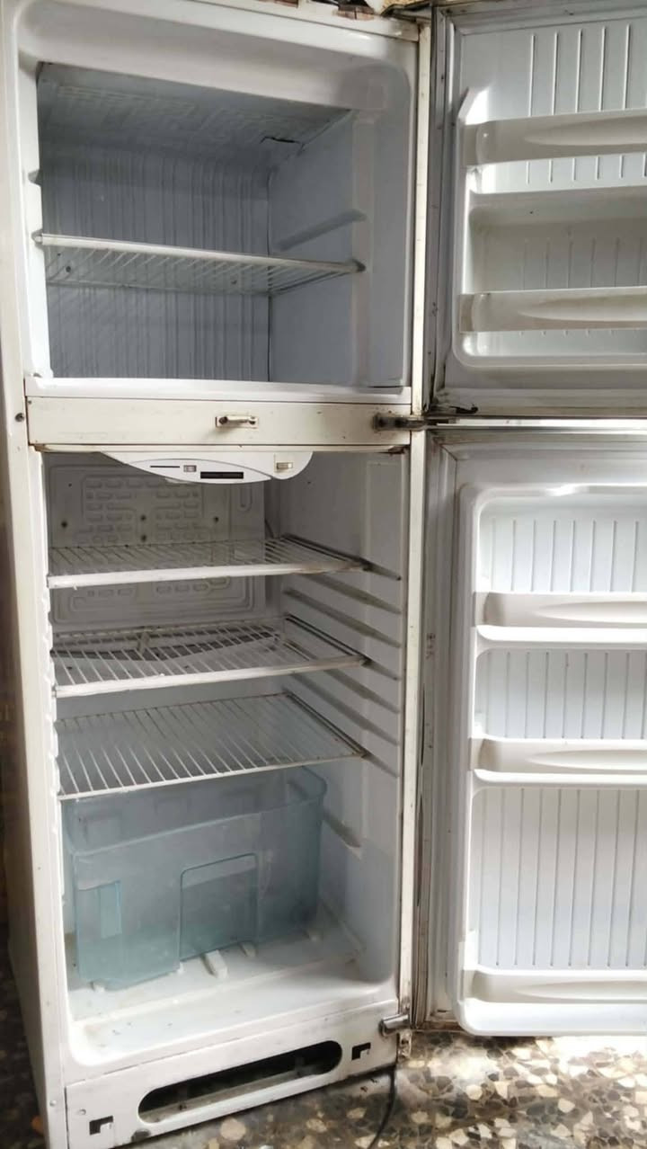 كاونتر نضيف كلش لون جوزي سعر 200ثلاجه نضيف كلش سعر 175طباخ فريش مصري شغال عل فحص سعر 220كاونتر لون برتقالي تسكام ثكيله سعر 225طباخ ربع مشاعل سعر 110ول سعر بيه مجال لمكان بغداد يوجد توصيل لفحص مام لمندوب بس توصيل داخل بغداد


**إذا كنت صاحب هذا الإعلان وتريد حذفه لأي سبب، رجاءا أرسل رسالة إلى الدعم الفني**