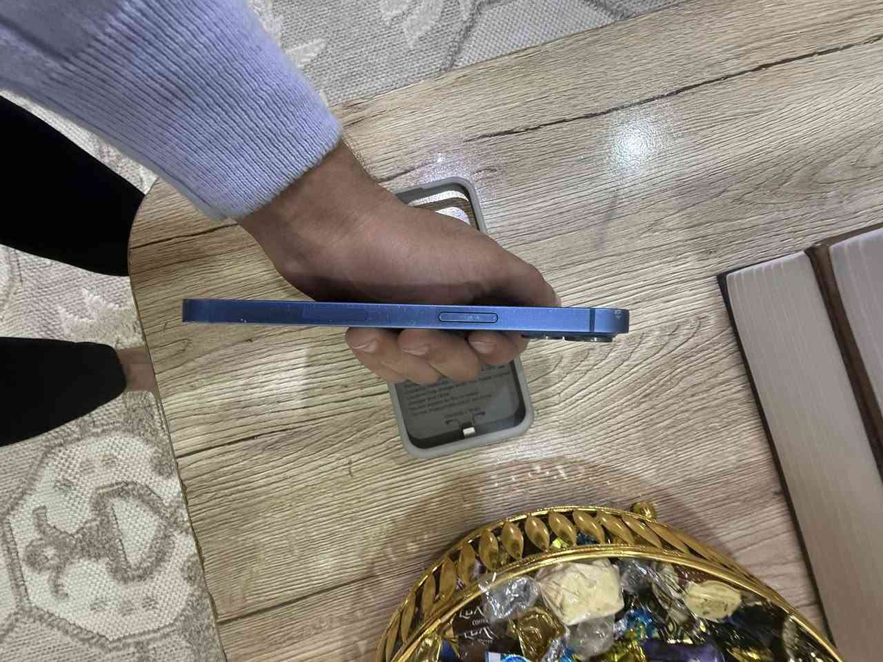 السلام عليكم اخوان 🫱🏾‍🫲🏼
iPhone 13 📱

128GB✅
Battery (73‎%‎)✅

الجهاز وضع شركه ✅

!!! غير مفتوح (وتر بروف)✅

كلشي بالجهاز ✅

كامرات✅

سمكارت✅

اتصال (شبكه)✅

فرمت حدث✅

سماعات ✅

الجهاز استعمالي الشخصي اخذته جديد من نزل و هسه اريد ابيعه الجهاز كلش نضيف بس بي شويه ضربات بالشاصي و باقي الجهاز مكفول و يخبل كامرات كلش حلوه و شحن ميصرف ابد سماعات كلش صوتهة عالي  يعني الجهاز ما ناقصه اي شي و كلش نضيف✅

الجهاز انطي ويا كفر بي باور بينك يعني الكفر يشحن الجهاز و كفر عادي ماك سيف  بس ✅ 

الجهاز مراوس بايفون فقط✅

و سعره 350💵

مكاني بغداد الدوره📍

للستفسار اكثر تفضلو خاص او اتصلو على الرقم✅

***********

الرقم بي واتساب✅

اسف على الأطاله و شكراً🌹
