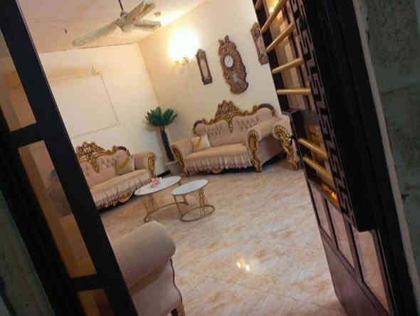 سلام عليكم دار للبيع في منطقه الدوره شارع مقابل محكمه دوره مساحه ١٣٠ متر وجه 11ونص استفسار على خير رقم ***********
